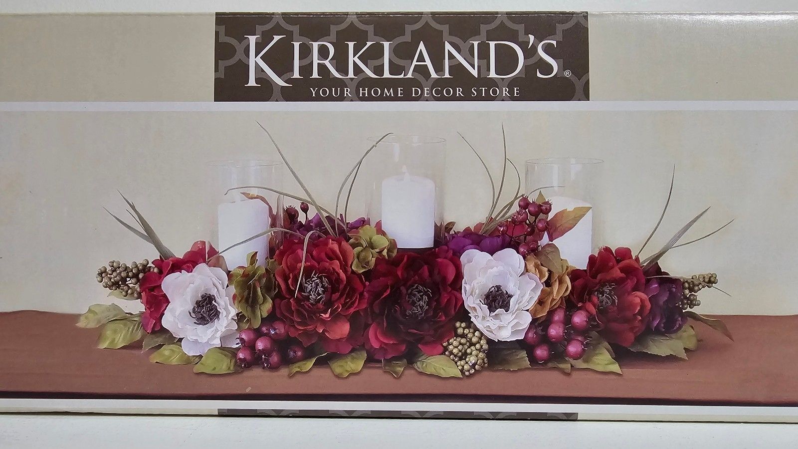 Kirkland 3 Piller Centerpiece