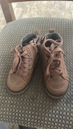 Kids shoes size C9
