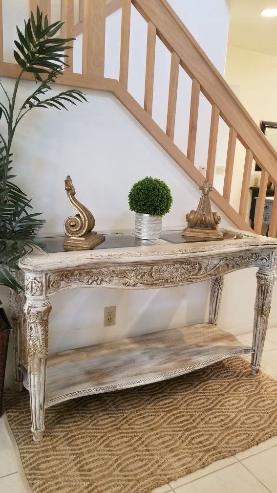 ORNATE CARVED WOOD/ACCENT TABLE W GLASS TOP AND BOTTOM STORAGE SHELF(MATCHING COFFEE TABLE AND END TABLES SET ARE AVAILABLE)/ENTRYWAY/CONSOLE