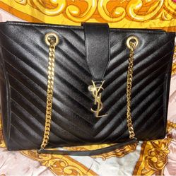 Saint laurent authentic chevron bag Beautiful