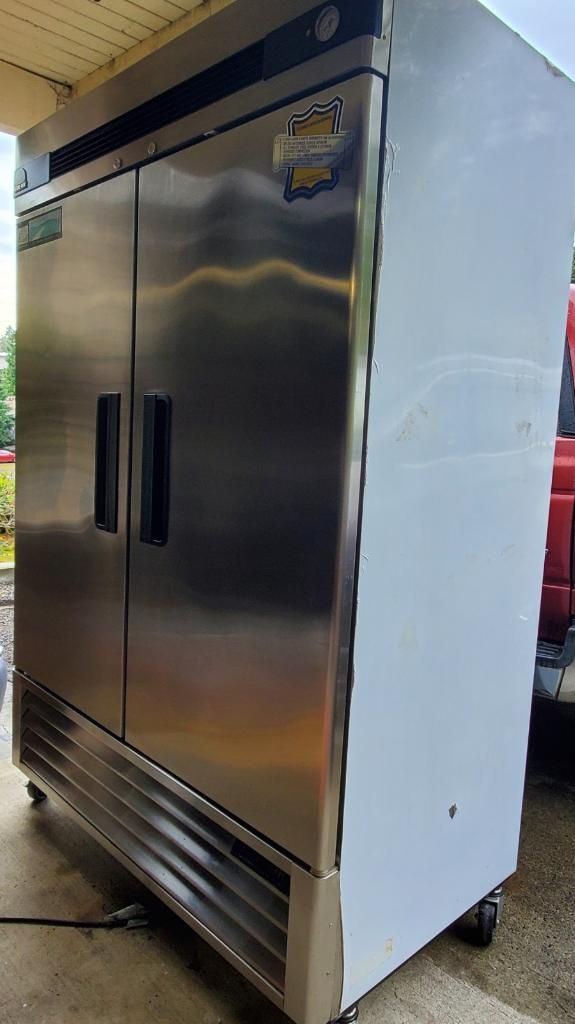 Commercial Reach In Refrigerator for Sale in Federal Way, WA OfferUp