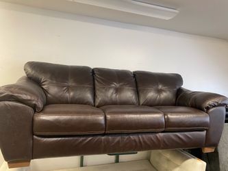 NEW  ELEGANT GENUINE LEATHER SOFA