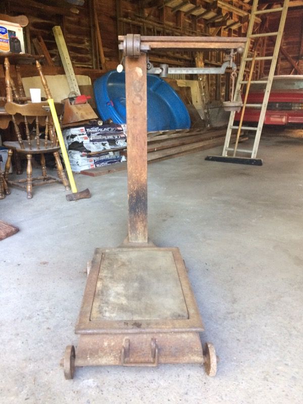 ANTIQUE PLATFORM SCALE