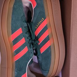 Size 8 Adidas Gazelle brand new
