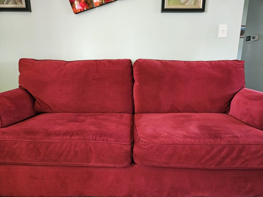 Matching Sofa & Love Seat