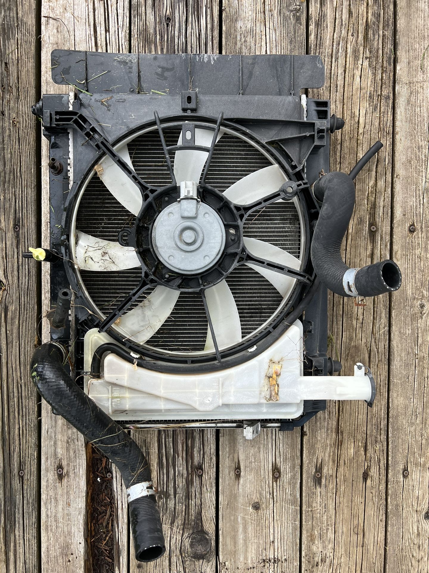 Radiator Fan Condenser Assembly 2010 Toyota Yaris