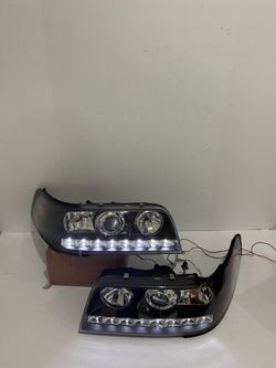 Ford crown Victoria 98-2011 headlights
