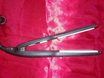 Remington Wet2Straight Ceramic Hair Straightener / Flat Iron