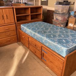 Boy’s Oak Captain Bedroom Set