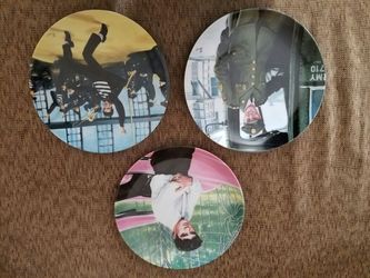 3 Elvis Presley commemorative plates