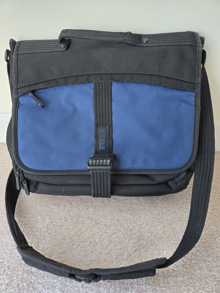 Targus Laptop Messenger Bag - Blue and Black