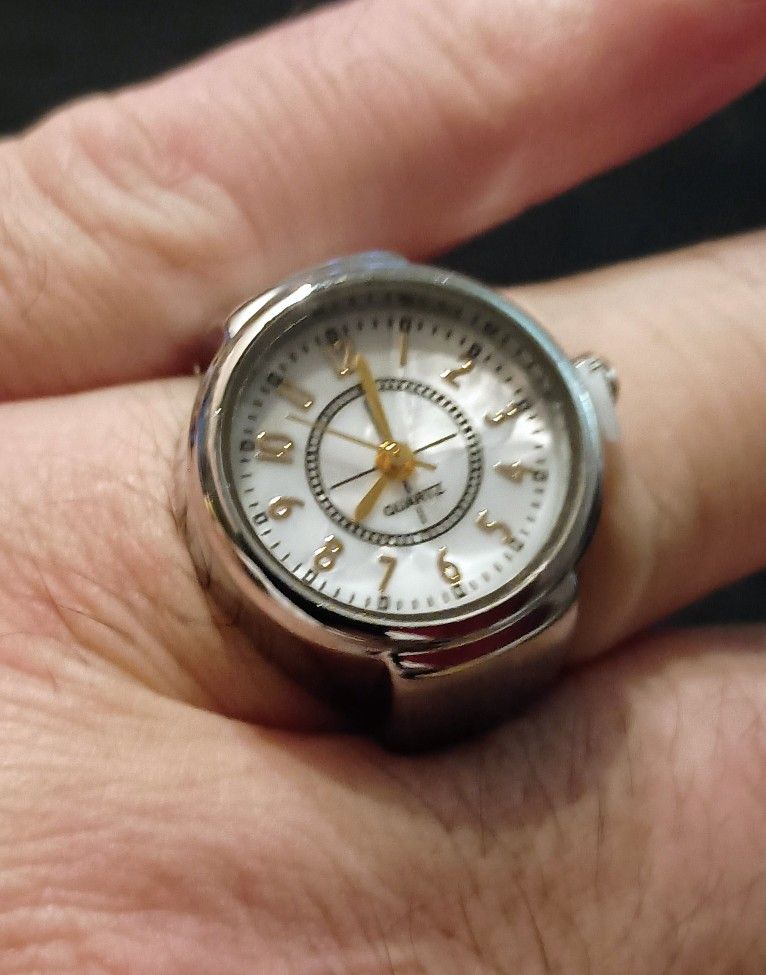 Adjustable Quartz Ring Finger Watch