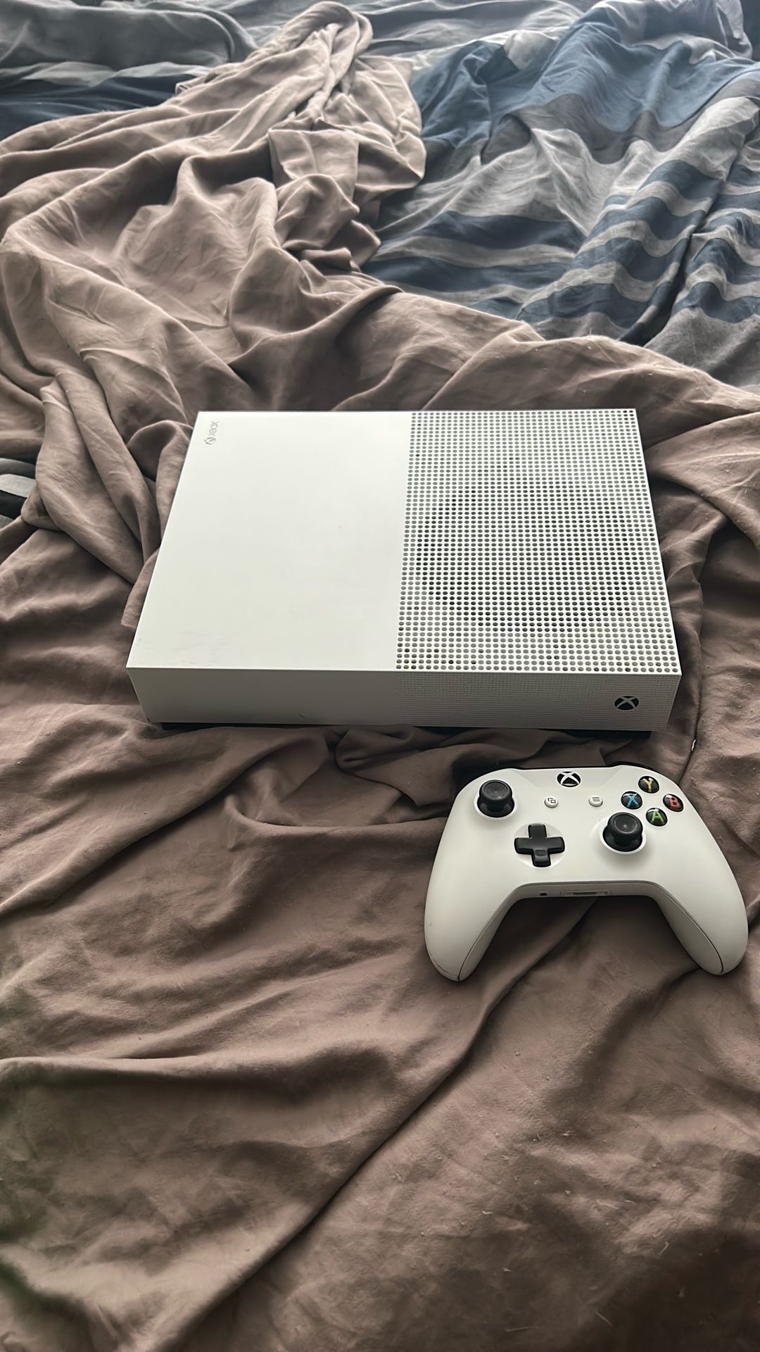 Xbox One With Controller