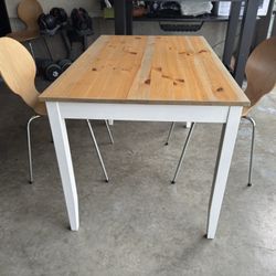 coffee table with 2 chairs