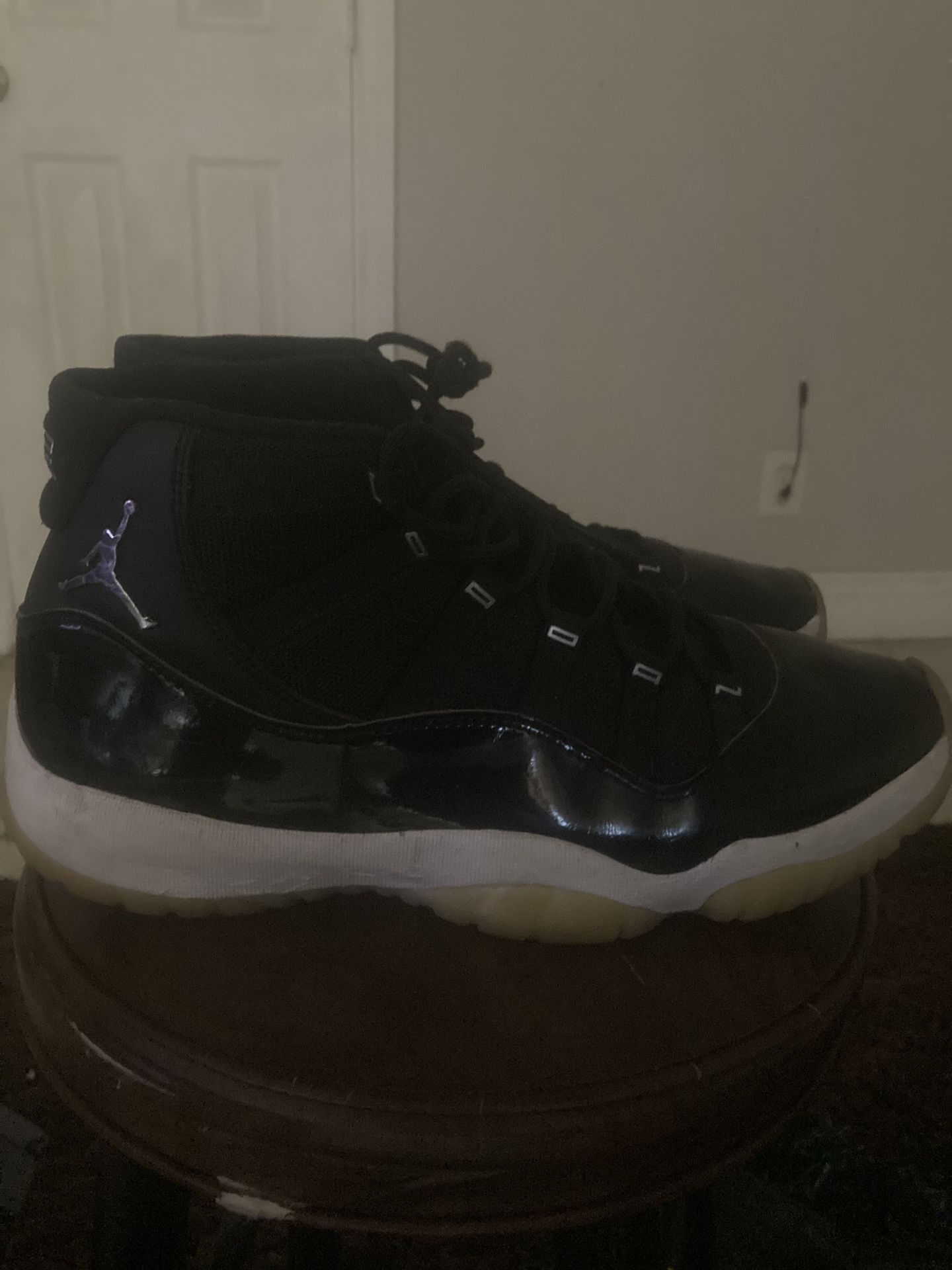 Jordan 11 Retro Clear Black