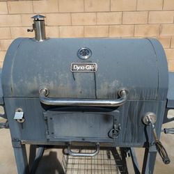 Dyna Glo Charcoal Grill 