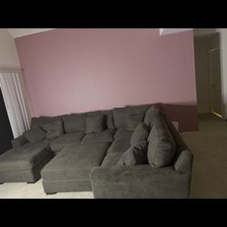 Comfortable Sectional Gray Couch 