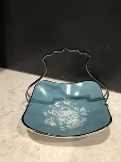 Midwinter Stylecraft Staffordshire England Fashion Shape candy dish. Has removable metal handle.