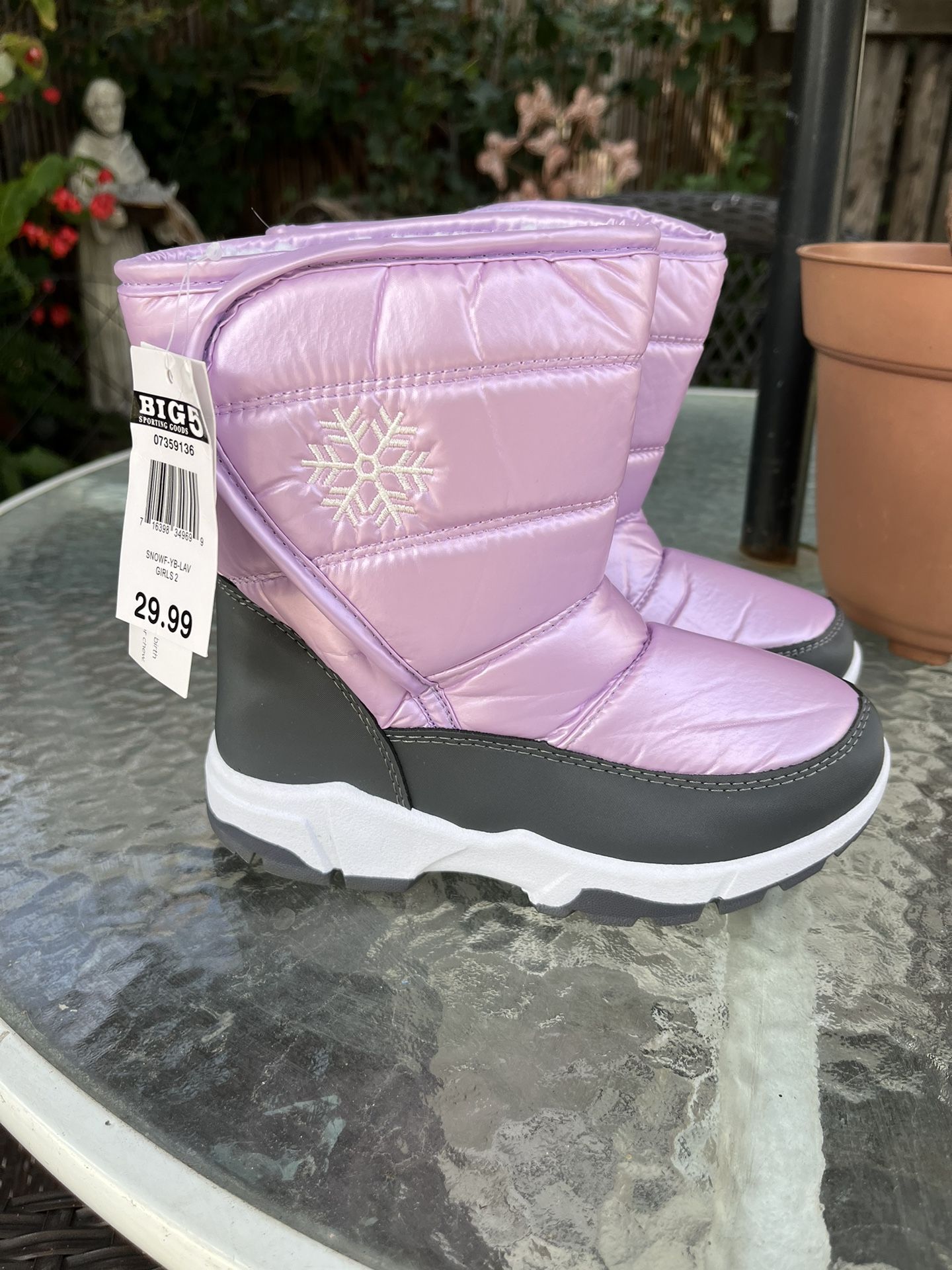 Girls Snow Boots (Size 2)