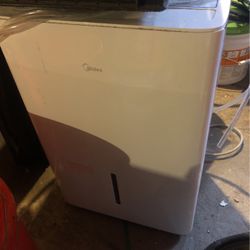 Midea AC