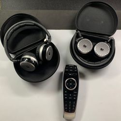 OEM Mercedes W222 S Class / Maybach Rear Entertainment Remote Control And 2 Bluetooth Headphones 
