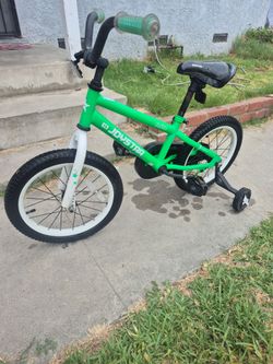 Kids Bike with training wheels