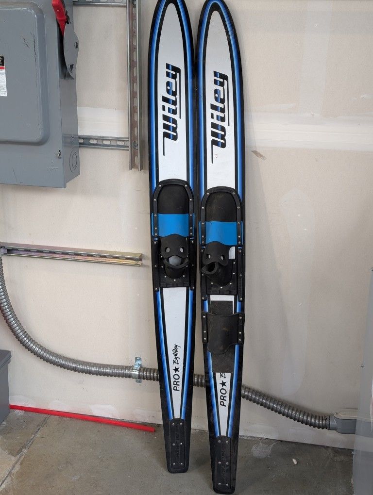 Wiley Pro Water Skis