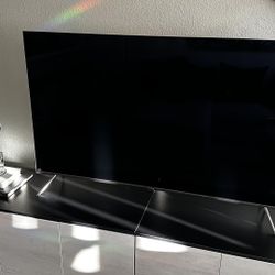 55” UHD Samsung Smart TV