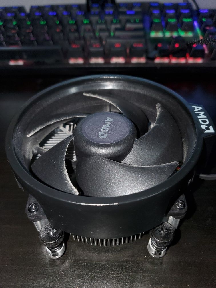 AMD Ryzen 5 stock CPU cooler