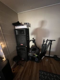 DJ/BAND SPEAKERS +Full Drum Set!!