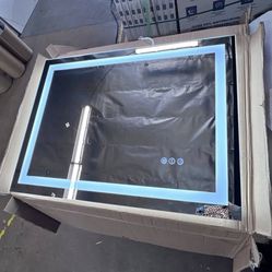 LED Bathroom Mirror 24X32 Defogger