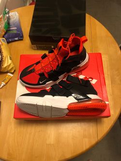 Air edge 270 men’s shoe size 11