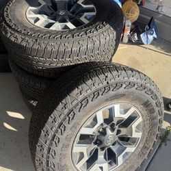 2022 Toyota Tacoma wheels & tires