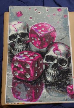 Skull and dice diamond art