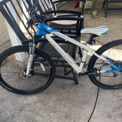 Cannondale Bicycle F5