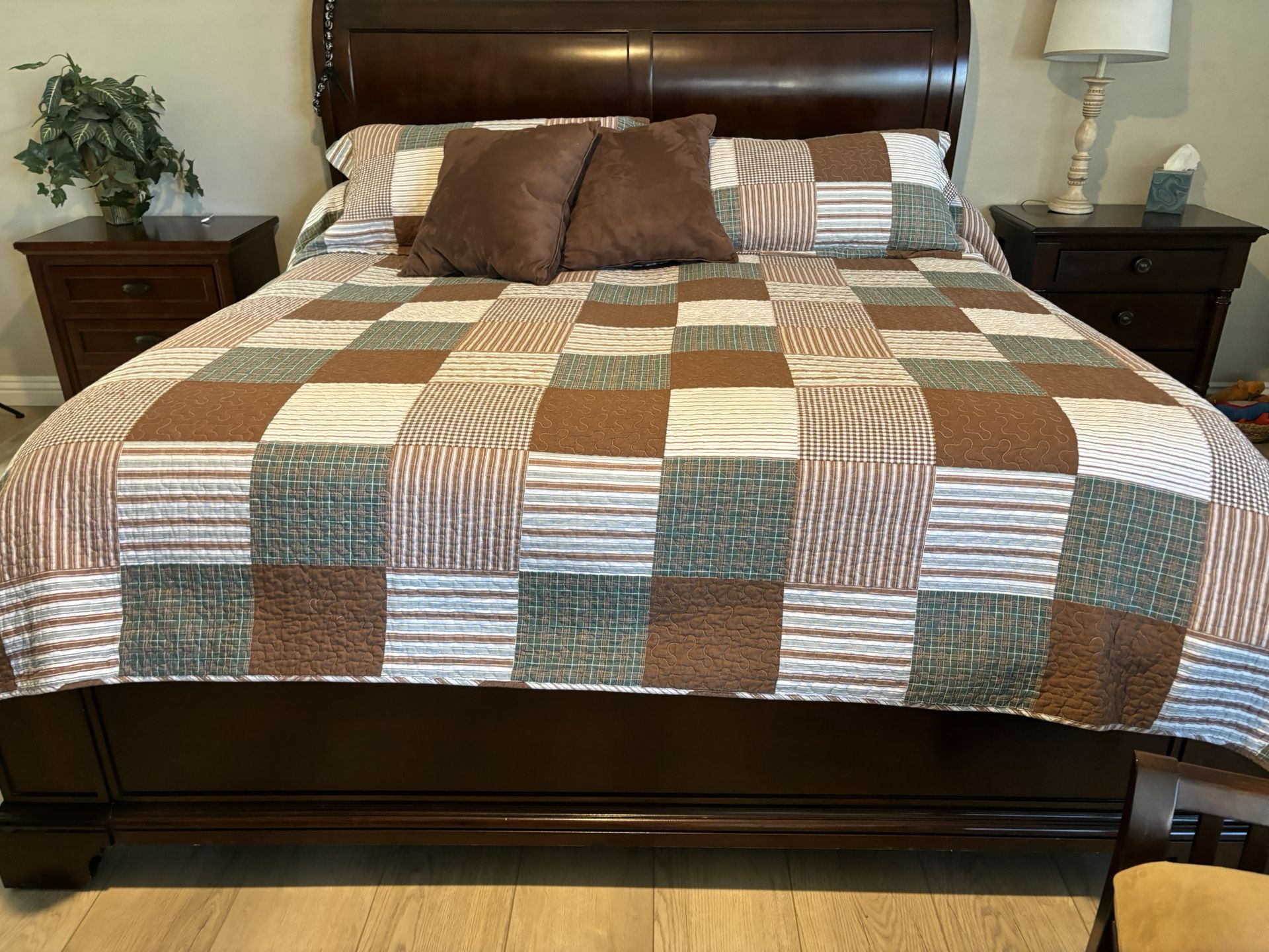 King Bedroom Furniture-
