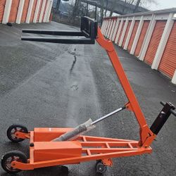 Portable forklift with charger, 24v