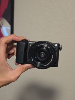 Sony Alpha a5000 Digital Camera