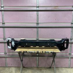 2020-2023 GMC Sierra 2500 / 3500 Front Bumper OEM 