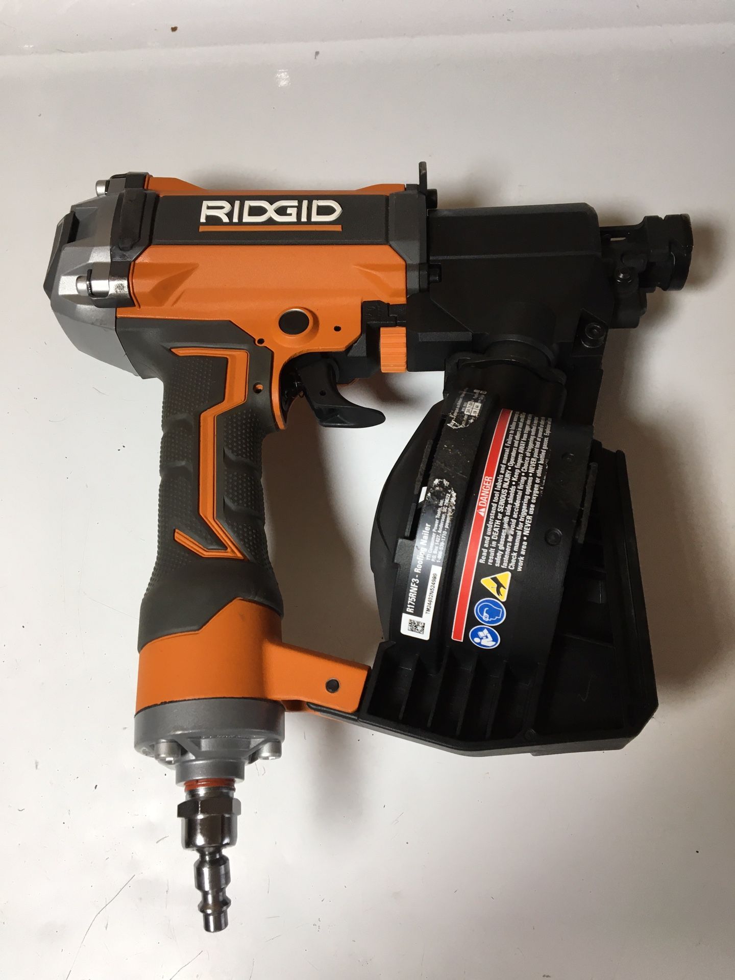 Ridgid R175RNF pneumatic roofing nailer
