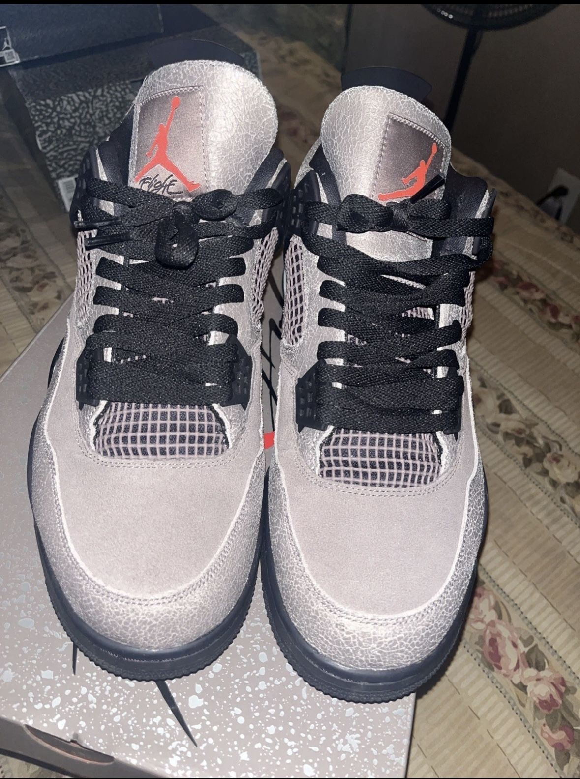 Jordan 4 Taupe