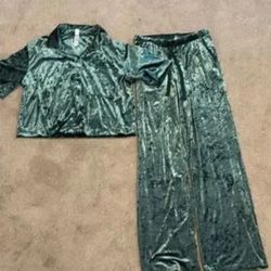 Green Velvet Sleep wear