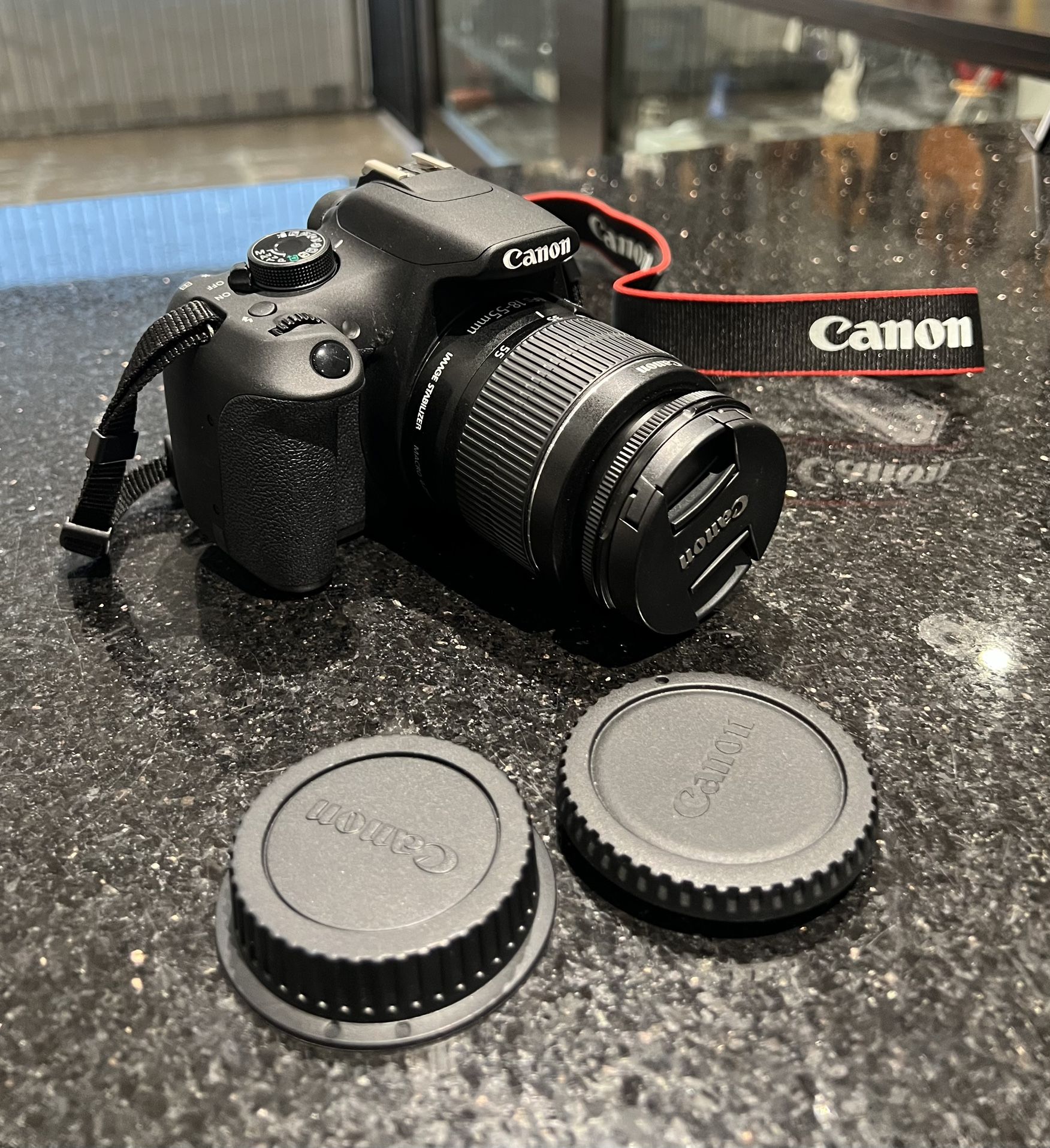 Canon Eos Rebel T5 Mint Condition Cameras & Photography