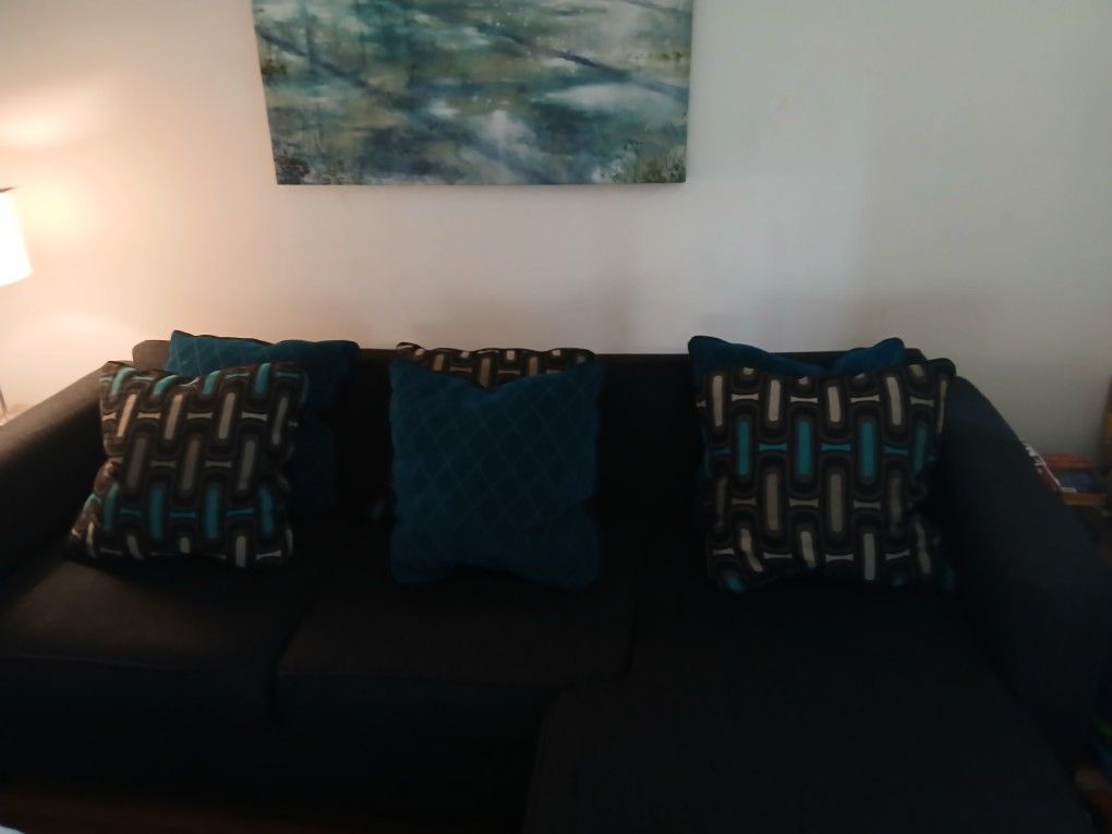 New like, Very CLEAN SECTIONAL