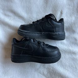 Toddler nike shoes 