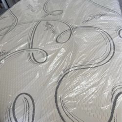 Queen Size Memory Foam Mattress