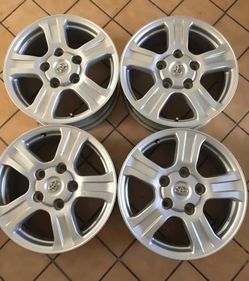 Toyota tundra factory rims 2007-2013 good condition 18X8
