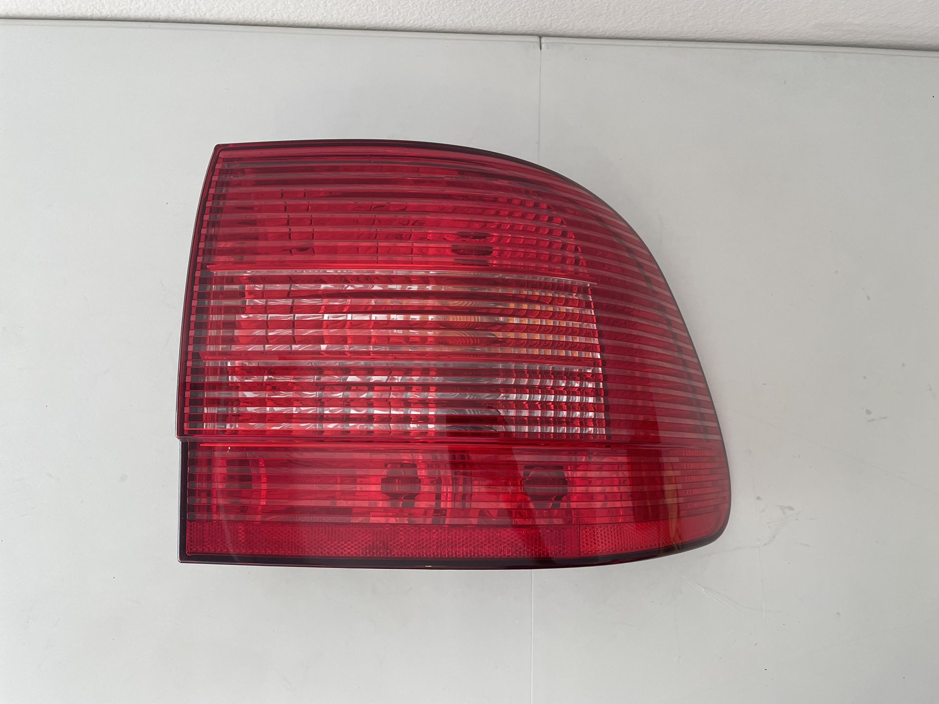 New 2003-2006 OEM Porsche Cayenne Taillight Assembly Passenger Side with Bulb Holder