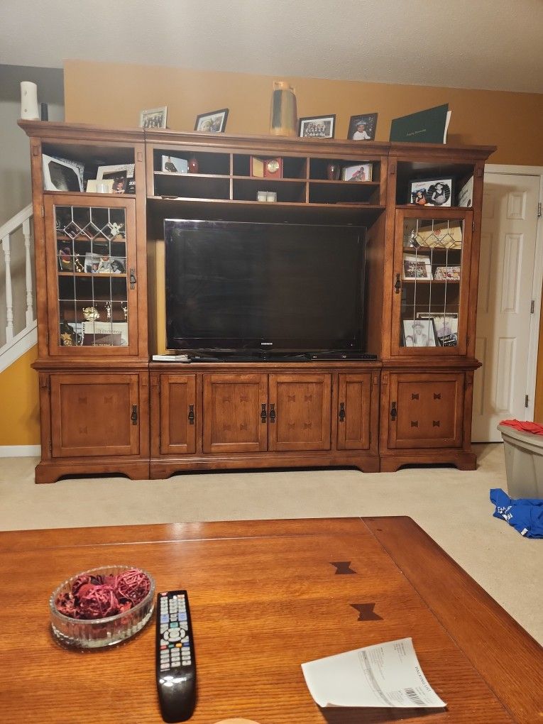 TV Entertainment Center 