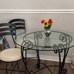 Dining/outdoor Table 